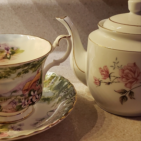 Meet your Posher, Posh - Picture 1 of 1